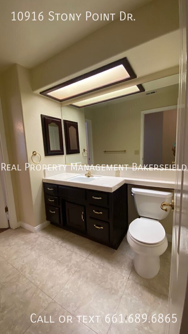 Building Photo - 10916 Stony Point Dr