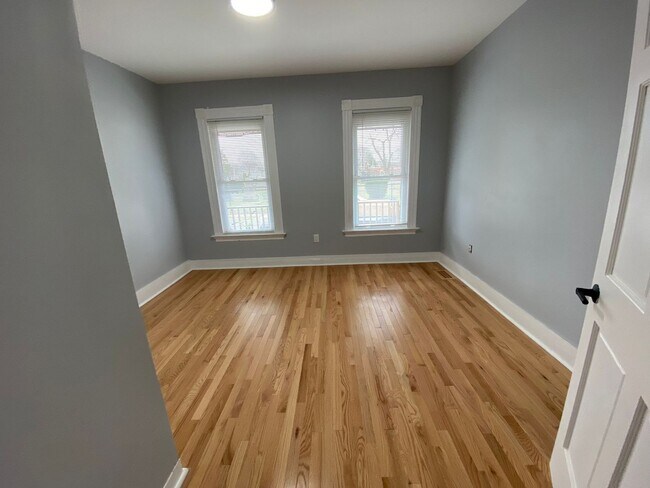 Building Photo - 36 Bright St