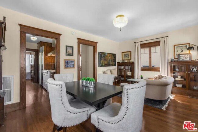 Building Photo - 850 Laveta Ter