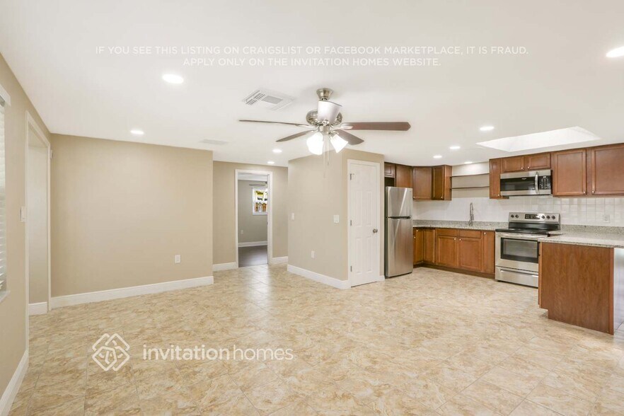 Building Photo - 7410 Ivanhoe Dr