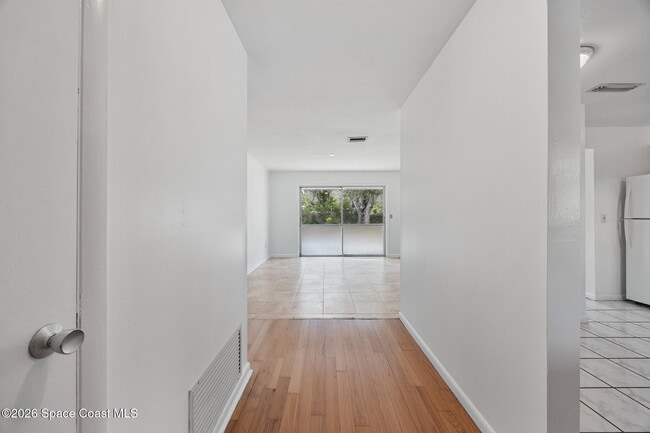 Building Photo - 5320 Sandra Dr