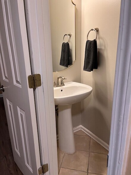 1st Floor Powder Room (1/2 bath) - 3572 Devon Chase Rd
