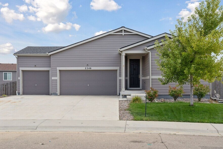 Building Photo - 2346 Horse Shoe Cir