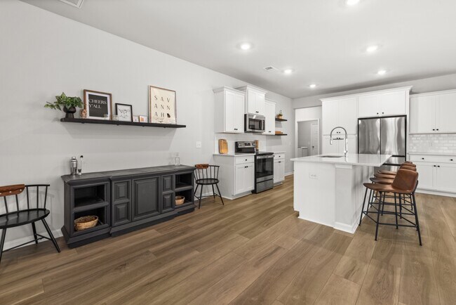 Building Photo - 119 Holloway Hl