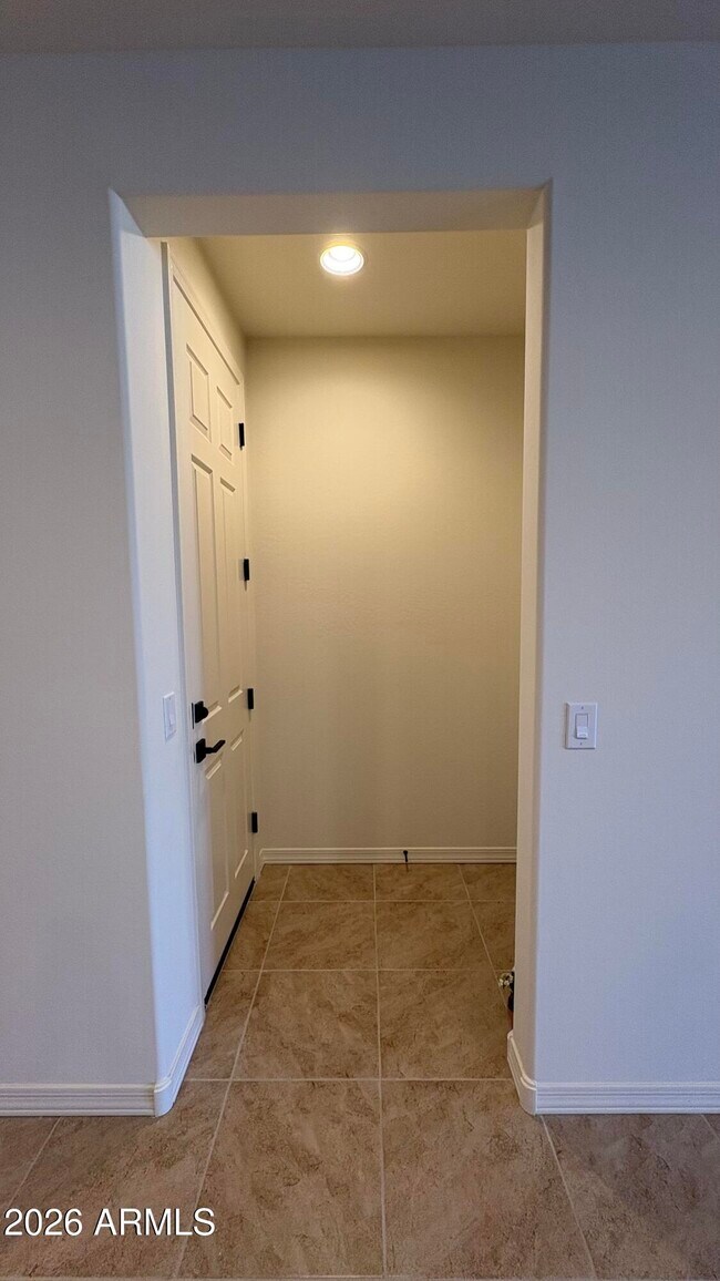 Building Photo - 5602 W Mauna Loa Ln