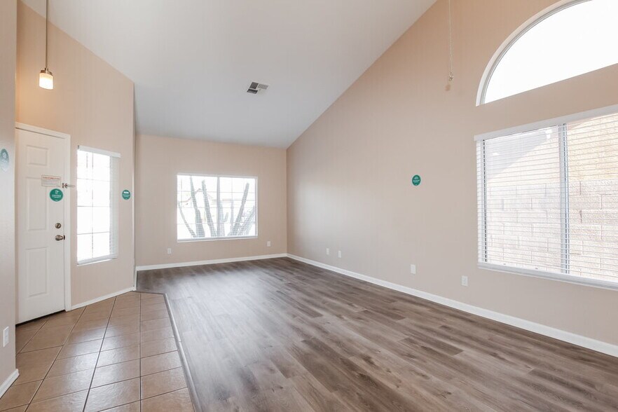 Building Photo - 14815 W Dovestar Dr