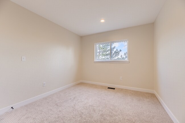 Building Photo - 11032 Brownstone Dr