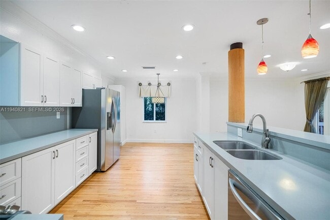 Building Photo - 648 Sevilla Ave