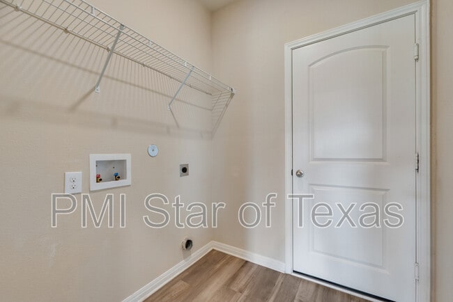 Building Photo - 247 Enchanted Way