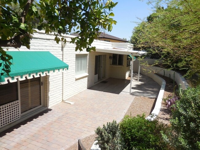 Building Photo - 5432 S Lighthouse Ln
