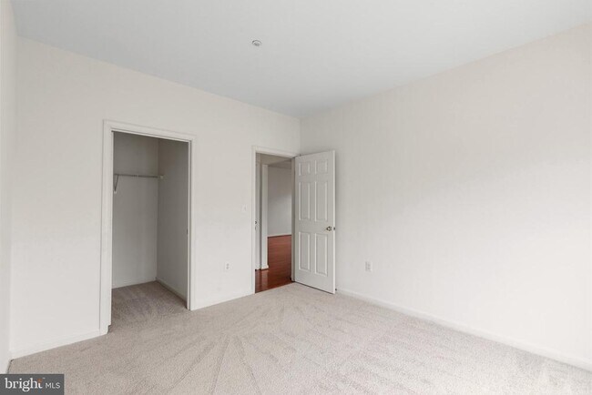 Building Photo - 4131 Fountainside Ln