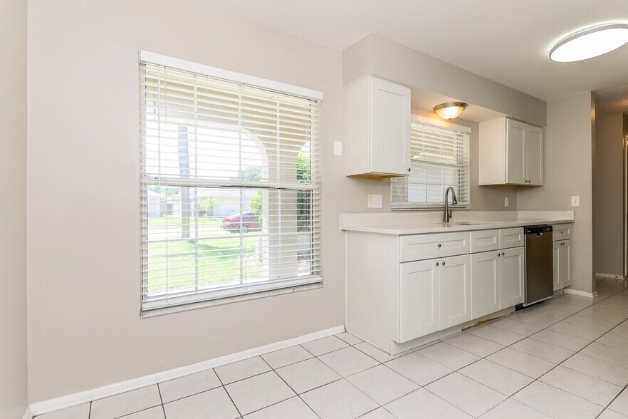 Building Photo - 2739 Sumba Ave