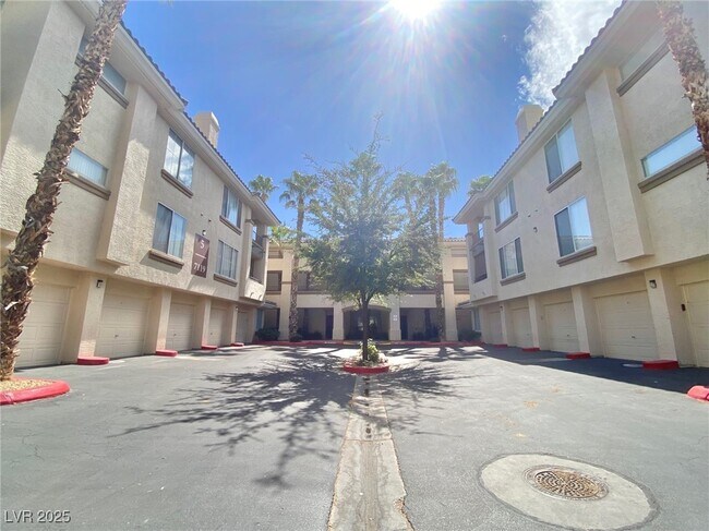 Building Photo - 7159 S Durango Dr