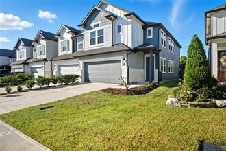 Building Photo - 7335 Hinsdale Dr