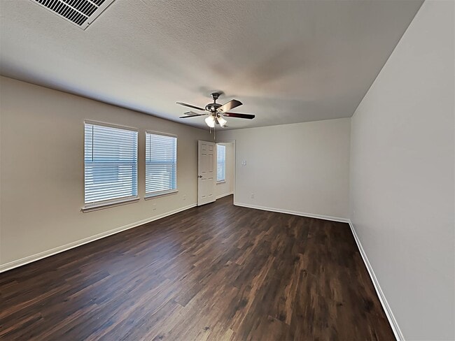 Building Photo - 18011 Shallow Leaf Ln