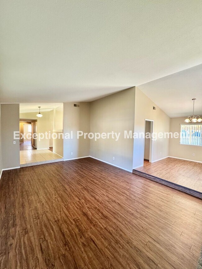 Building Photo - Ready to move in 4 bedroom 2 bath home!
