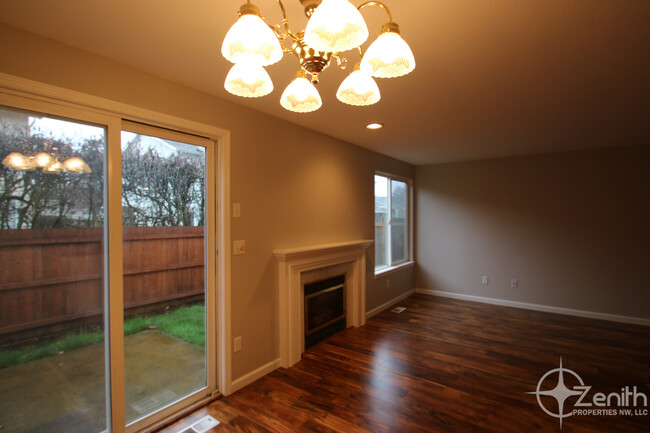 Building Photo - Wonderful 3 Bedroom Home in Vancouver! Upd...