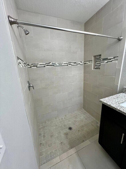 Masters Shower - 8514 Peach St