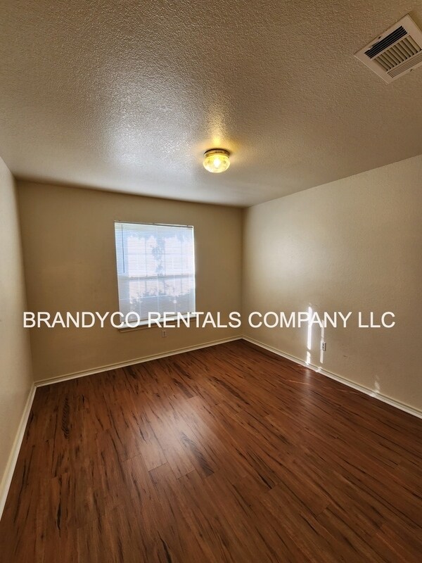 Building Photo - 3214 Rampart Loop