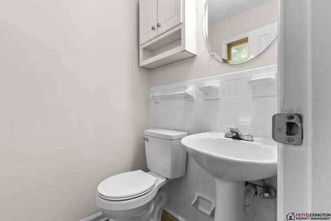 Building Photo - 3330 Tisdale Dr