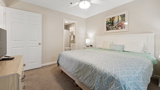 Building Photo - 562 Blue Stem Dr