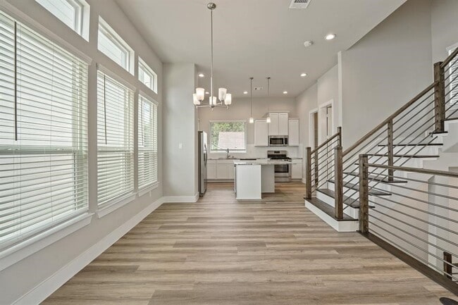 Building Photo - 9016 Lonestar Creekbend Ln