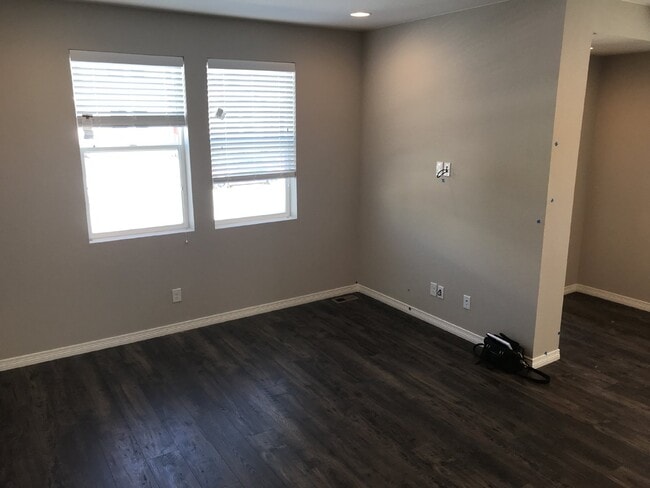 Building Photo - NEW and Modern! 3BR/2.5BA in GVR!