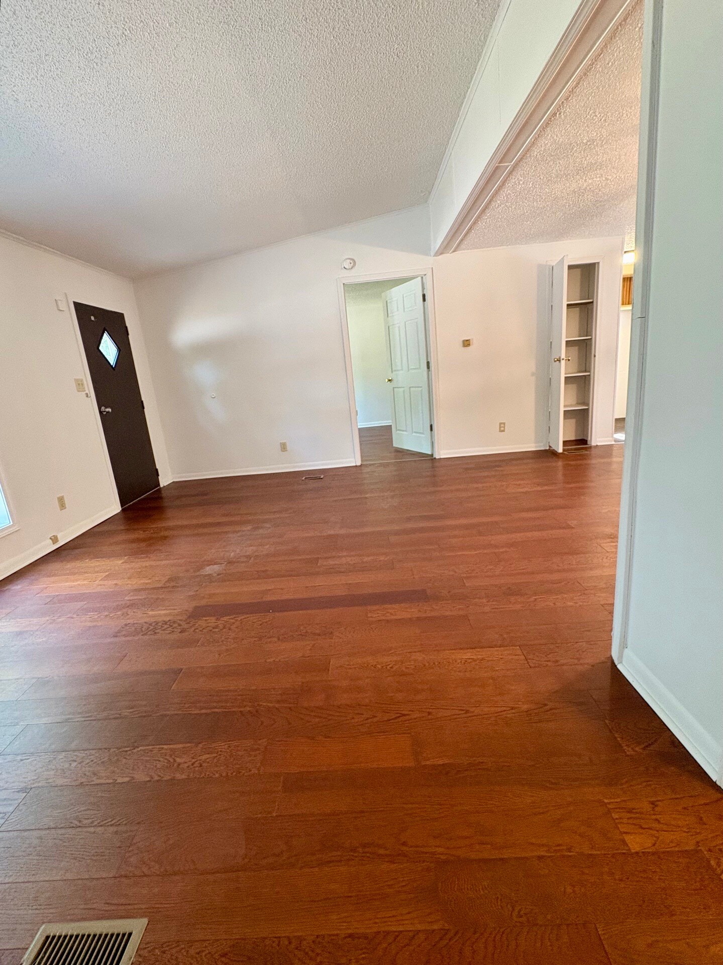Livingroom - 11677 US Highway 31