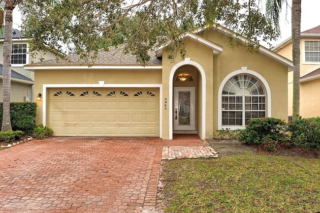 Primary Photo - Beautiful 3 bed/2 bath home in Hunter's Cr...