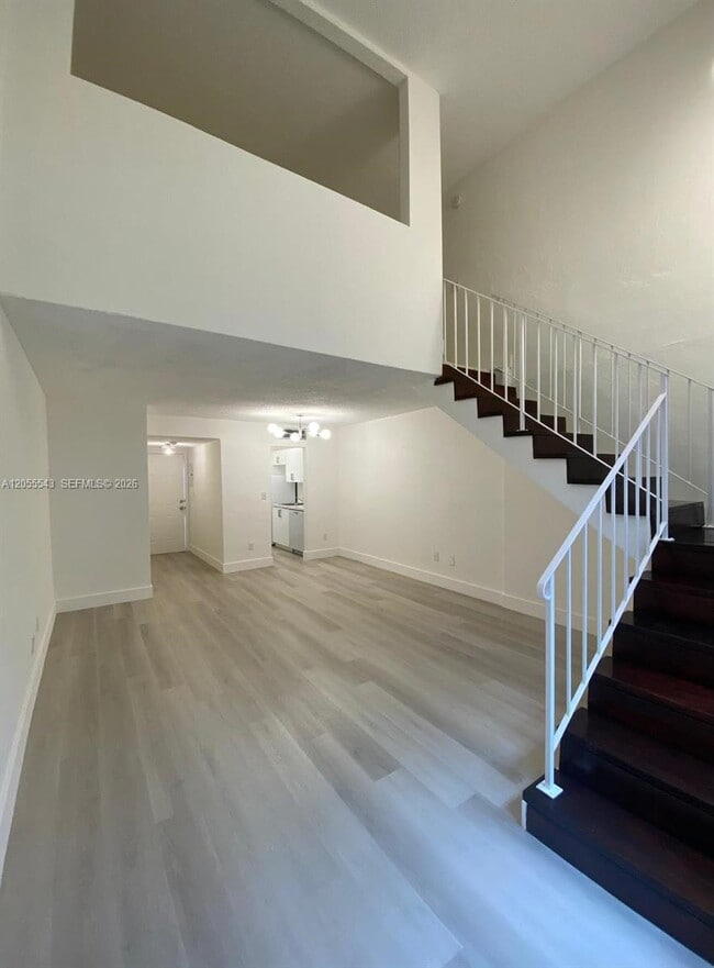 Building Photo - 10901 N Kendall Dr