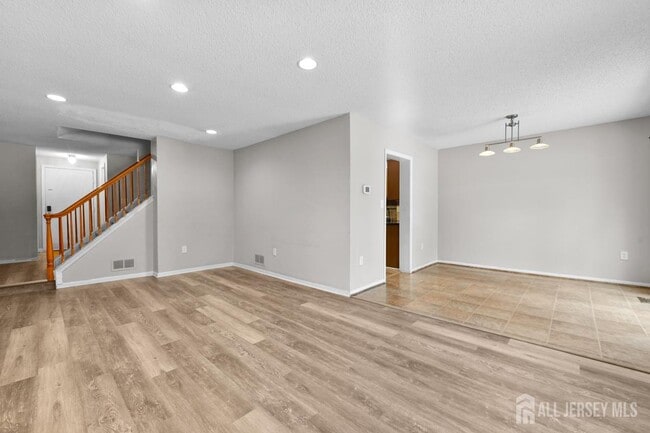 Building Photo - 151 Tennyson Dr