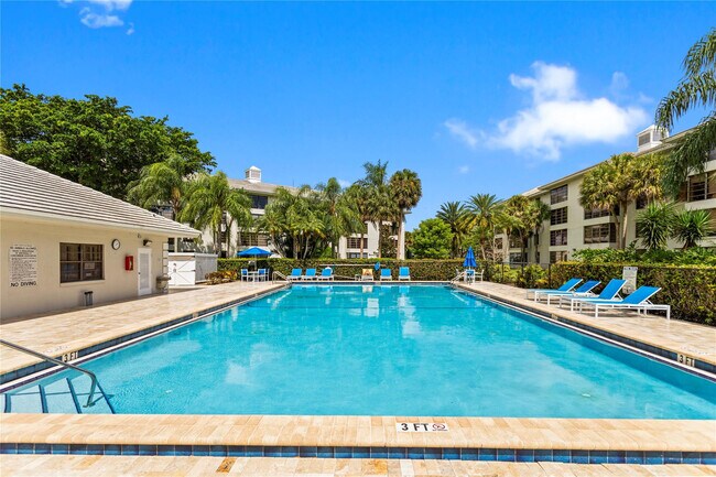 Building Photo - 1719 Whitehall Dr