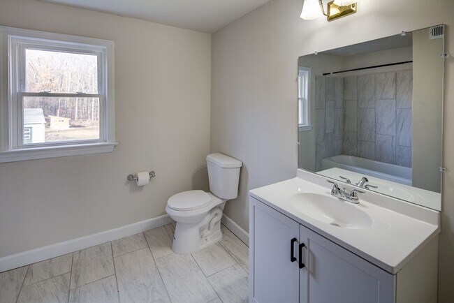 Building Photo - Charming Cecil Cape Cod Showing Saturday 12/13 9am-9:15am