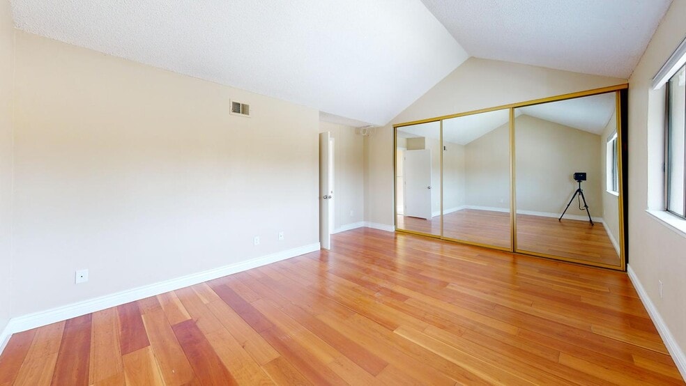 Building Photo - 583 Seahorse Ln