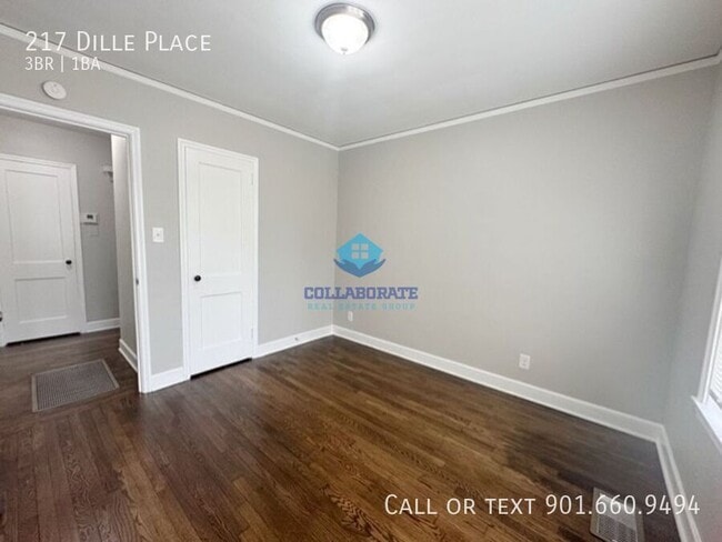 Building Photo - 217 Dille Pl