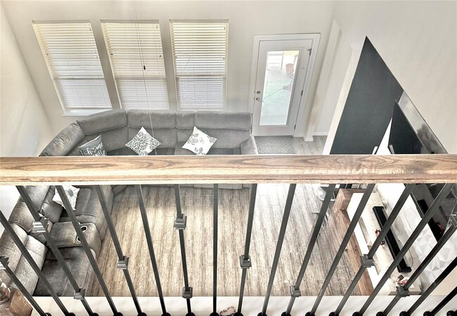 Building Photo - 9809 Betulla Dr