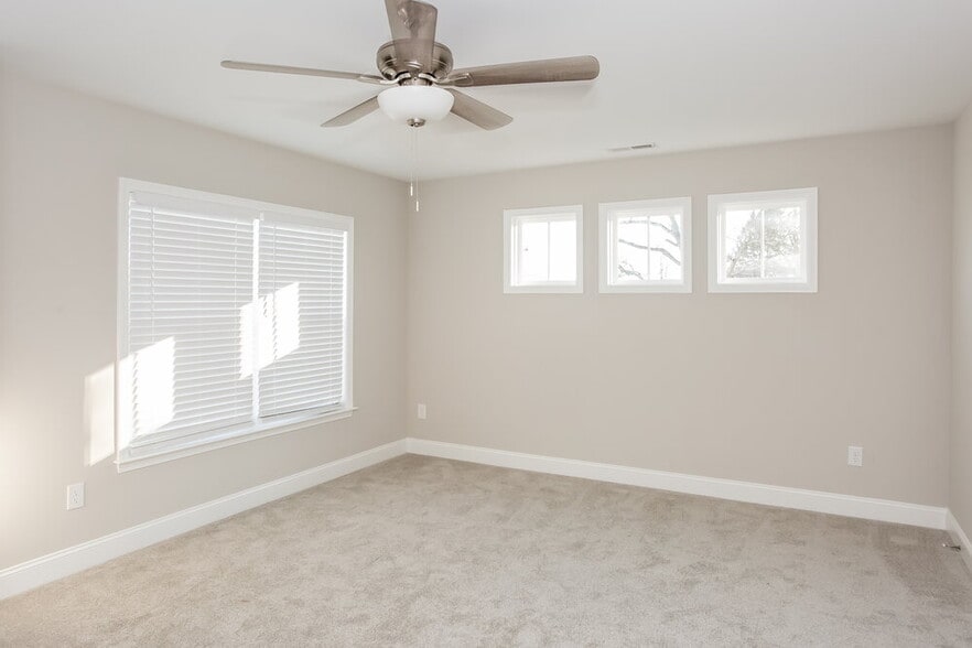 Building Photo - 2218 Moose Rd