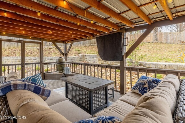 Building Photo - 319 Hermitage Dr
