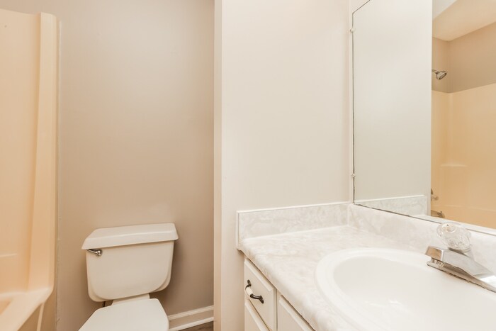 Building Photo - 164 Cedarwood Ct
