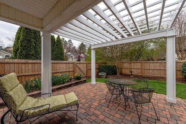 Building Photo - 6924 Lenhart Dr