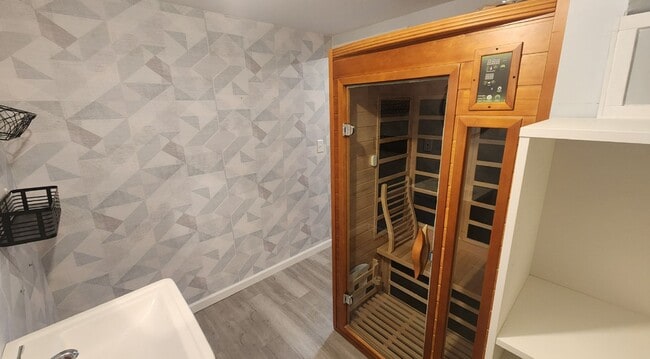 Building Photo - Washington - 3 Bedroom 1 Bathroom - Update...