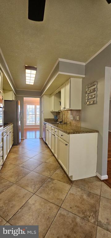 Building Photo - 208 Senseny Glen Dr