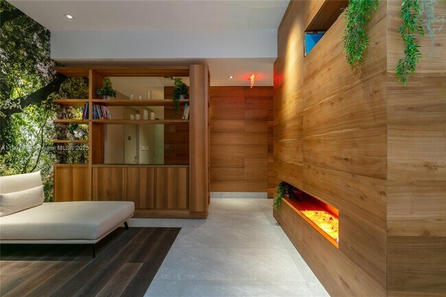 Building Photo - 1010 Brickell Ave