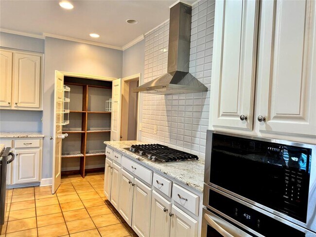 Building Photo - 2630 Aimee Dr