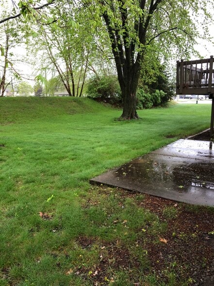 Building Photo - 1004 Terrace Dr