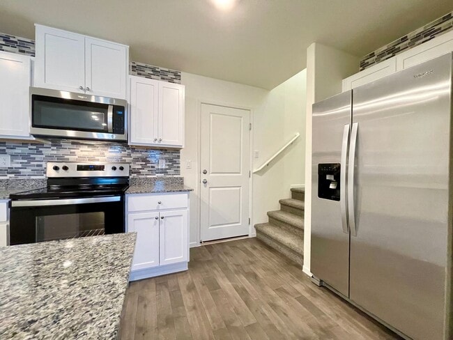 Building Photo - Cozy Newly Build 3 Bed & 2-1/2 Bath Townhome