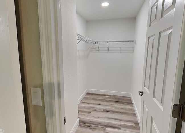 Building Photo - 238 W Ruska Pl