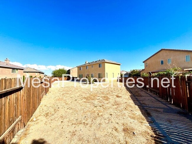 Building Photo - 13720 Thrush Ct