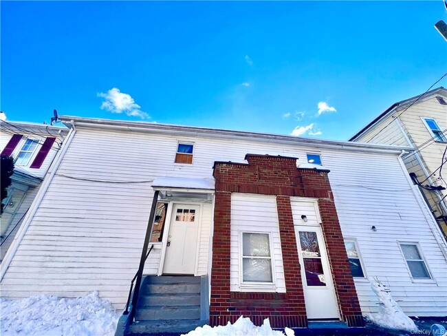 Building Photo - 58 Cottage St
