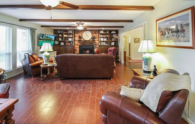 Building Photo - 1213 Woodview Ln